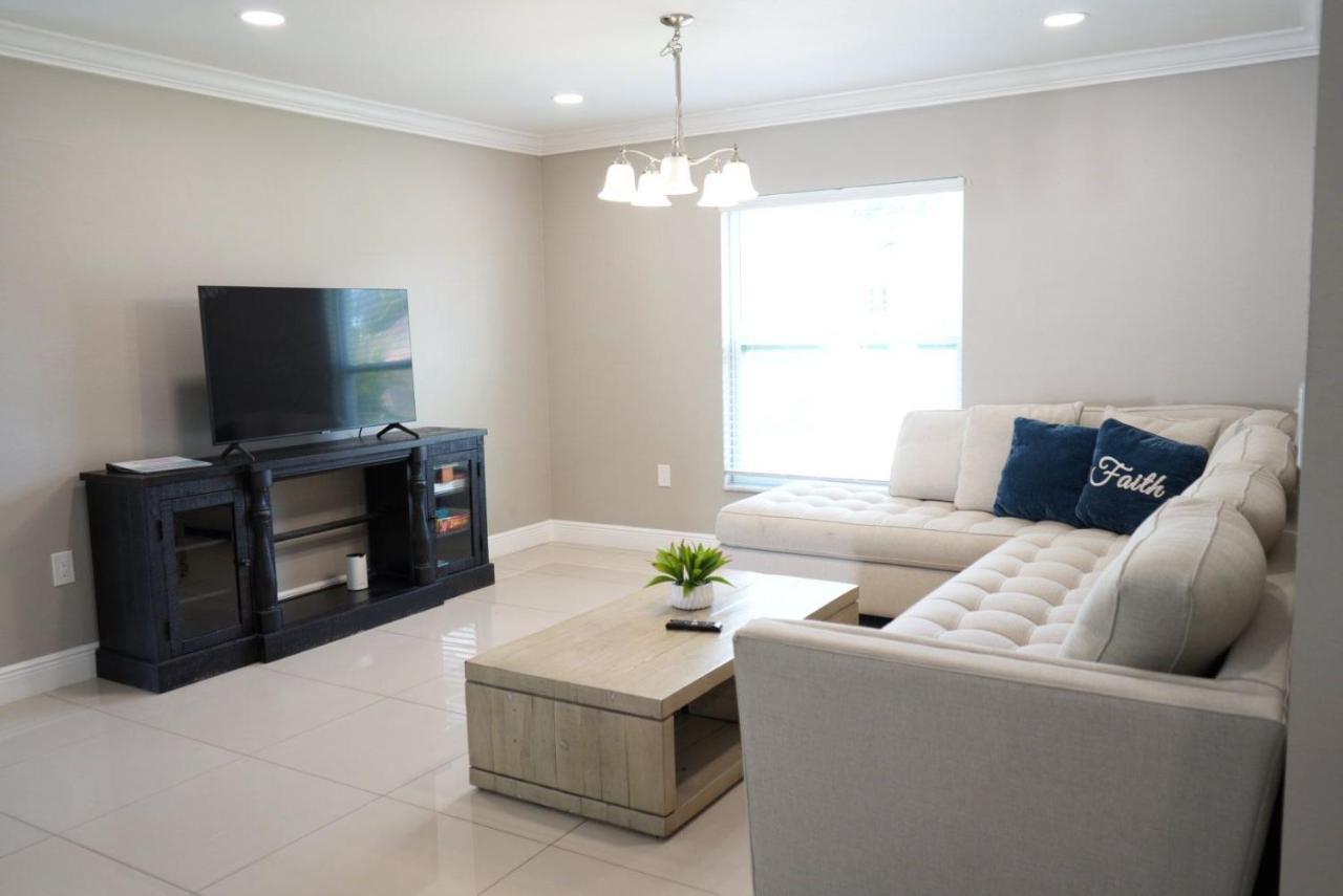 Hosting 1 Villa Tampa Kültér fotó