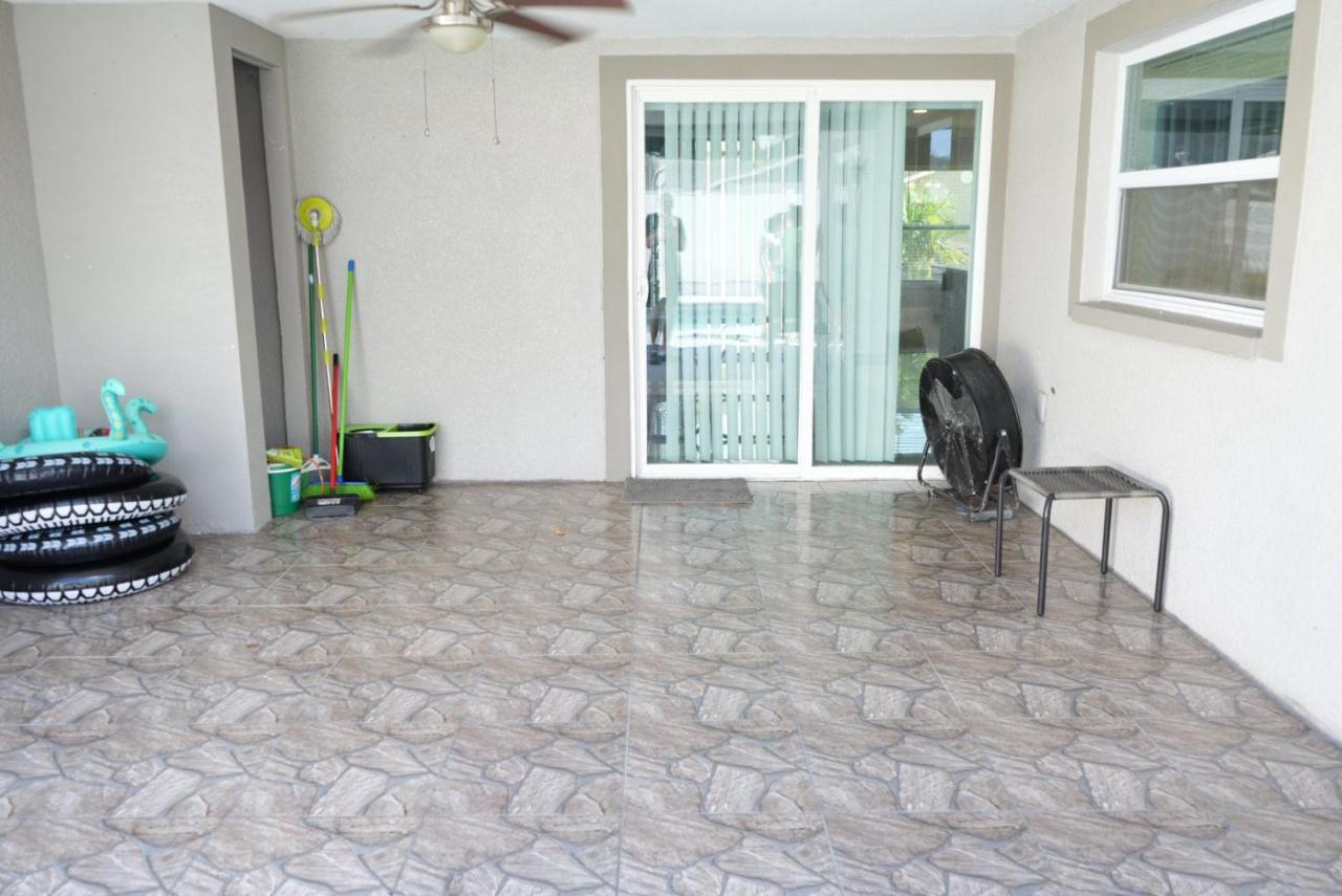 Hosting 1 Villa Tampa Kültér fotó